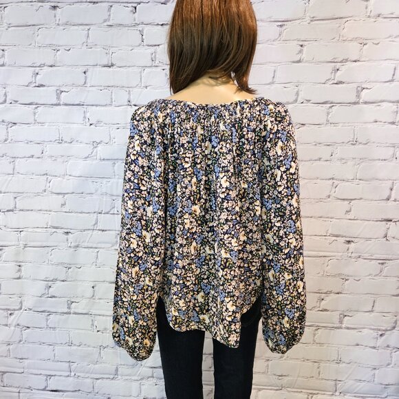 NWOT!! RW&Co long sleeve floral pattern shirt with front tassel ties - Picture 8 of 9